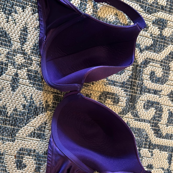 Bali Purple Satin Underwire Bra. Size 38C.  Worn several times. - Picture 13 of 15